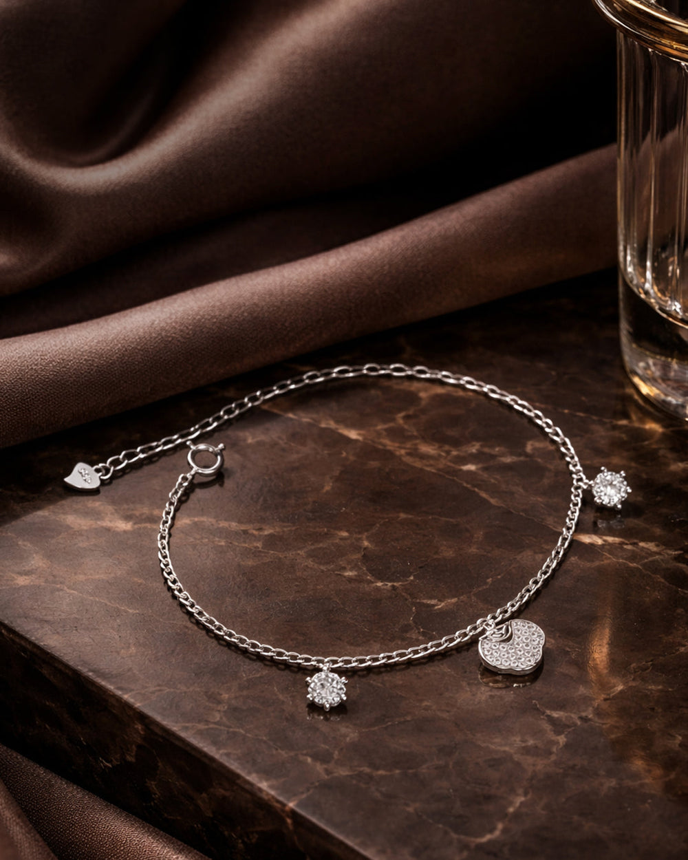 Original silver bracelet for ladies with sparkling crystal charms