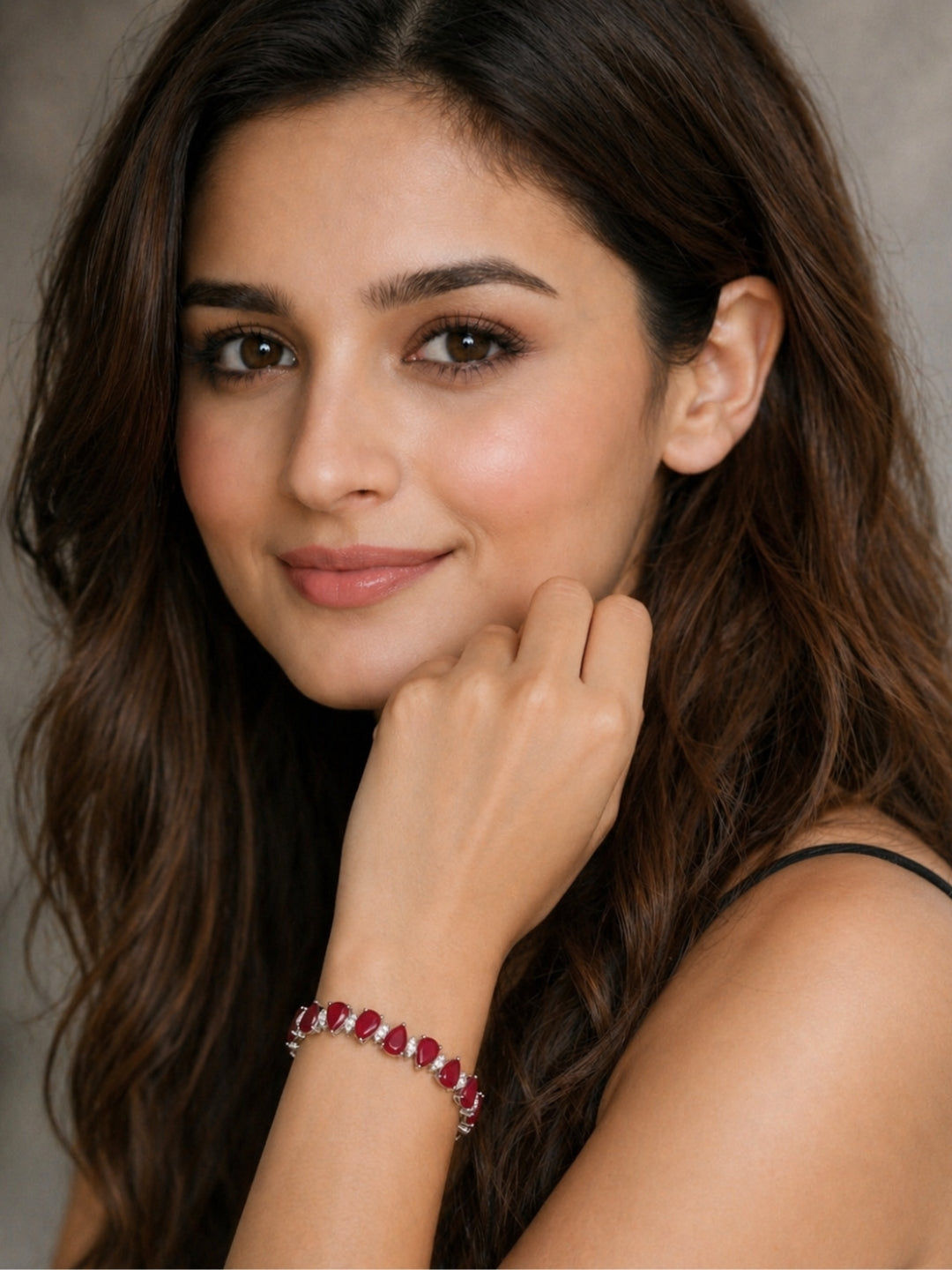 Original silver bracelet for ladies with pink triangle-cut zircon stones