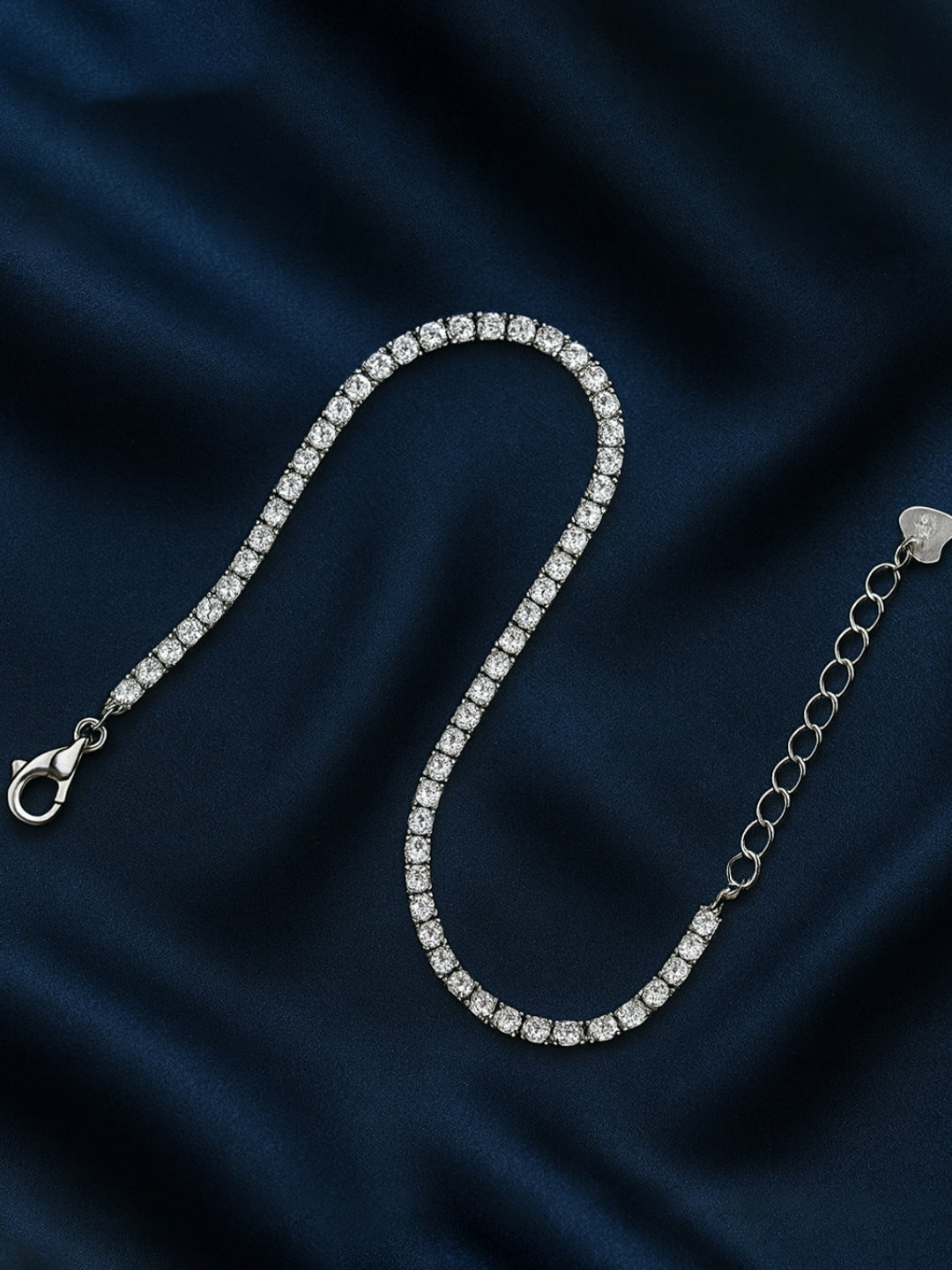 Original silver bracelet for ladies with one-line zircon tennis design