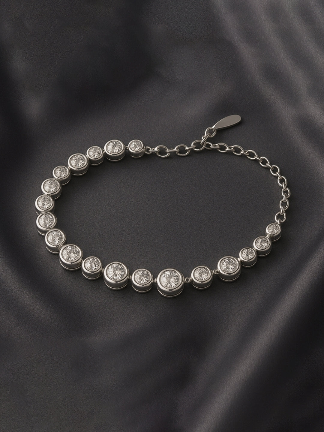 Original silver bracelet for ladies with sparkling heart zircon tennis design
