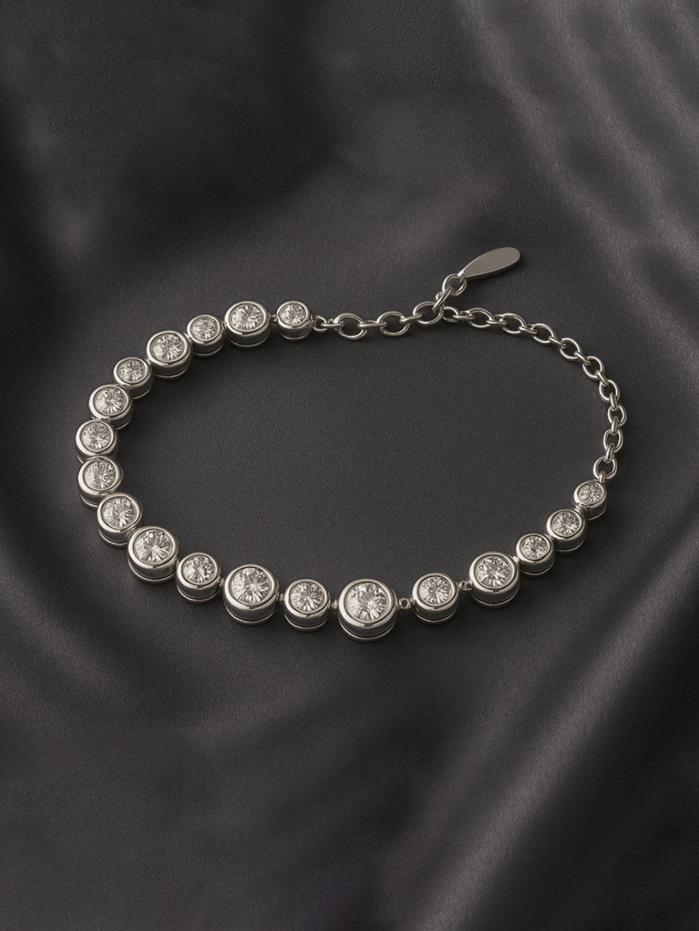 Original silver bracelet for ladies with sparkling heart zircon tennis design